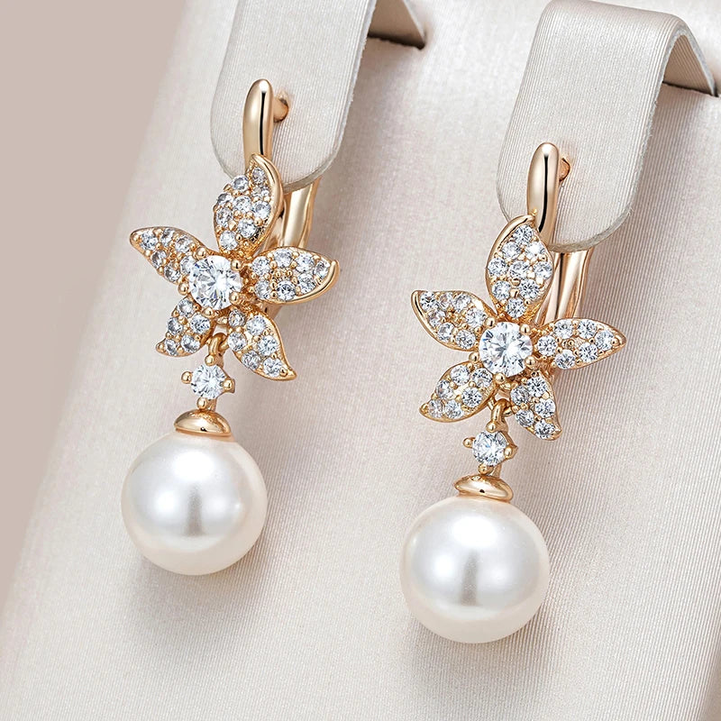Brincos Luxuosos Flor de Cristal e Pérola em Ouro Rosa