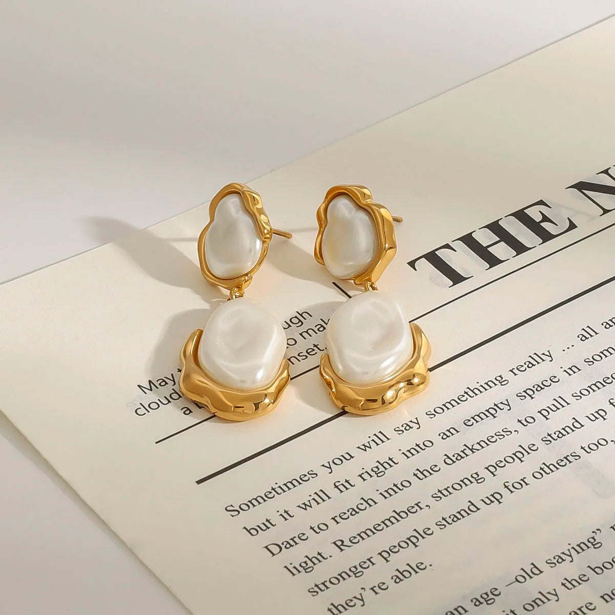 Brincos Geométricos de Pérola em Ouro 18K