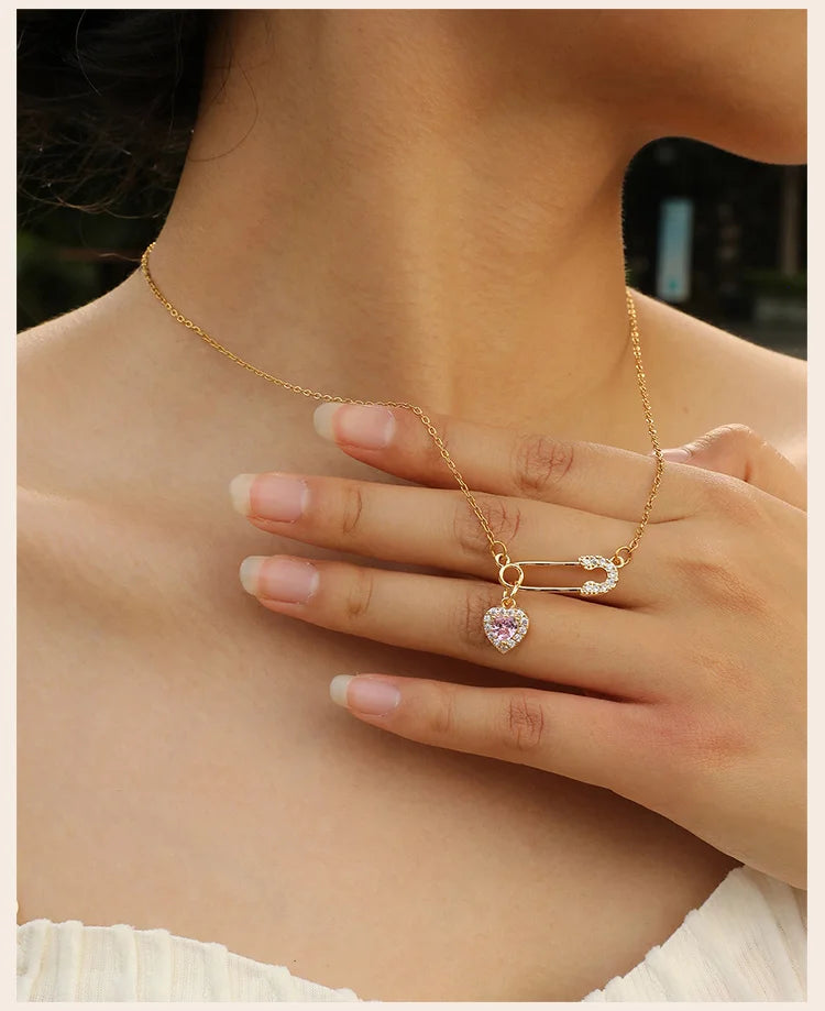Colar de Pingente Coração Luxuoso com Zircônia e Ouro 18K