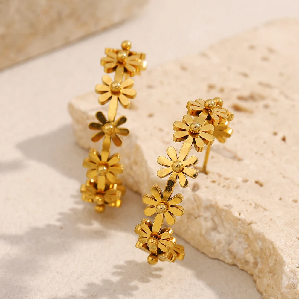 Ebbelle Brinco de flor em forma de C requintado 18K banhado a ouro aço inoxidável acessórios de joias de orelha femininos da moda