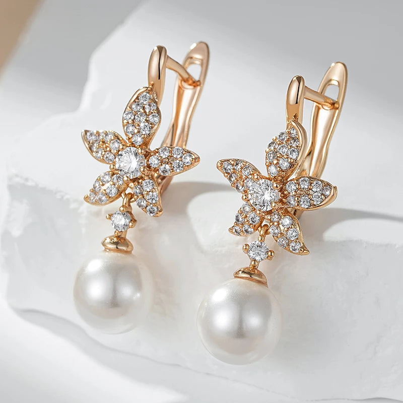 Brincos Luxuosos Flor de Cristal e Pérola em Ouro Rosa