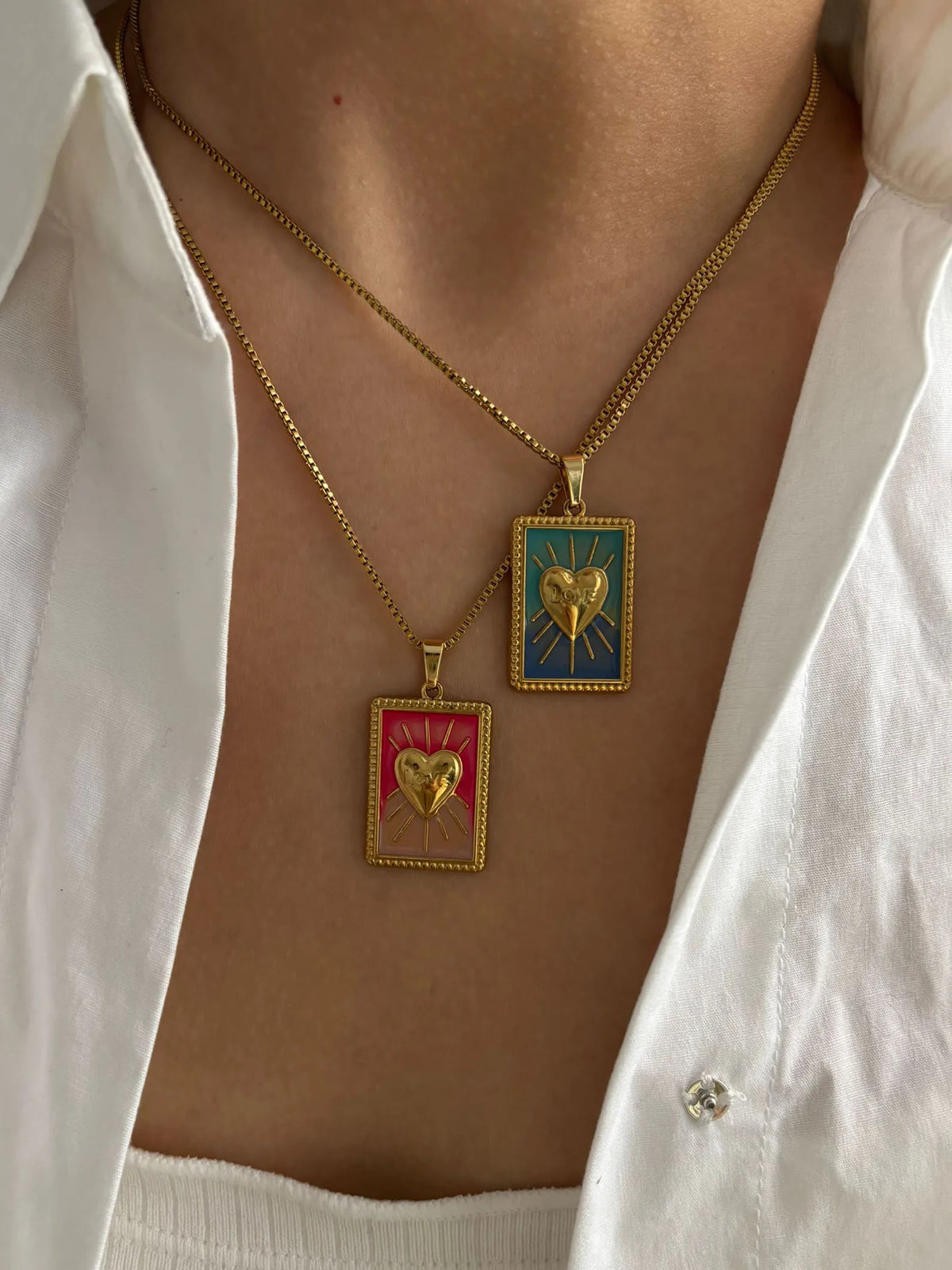 Colar Vintage Coração Esmalte 18k Banhado a Ouro