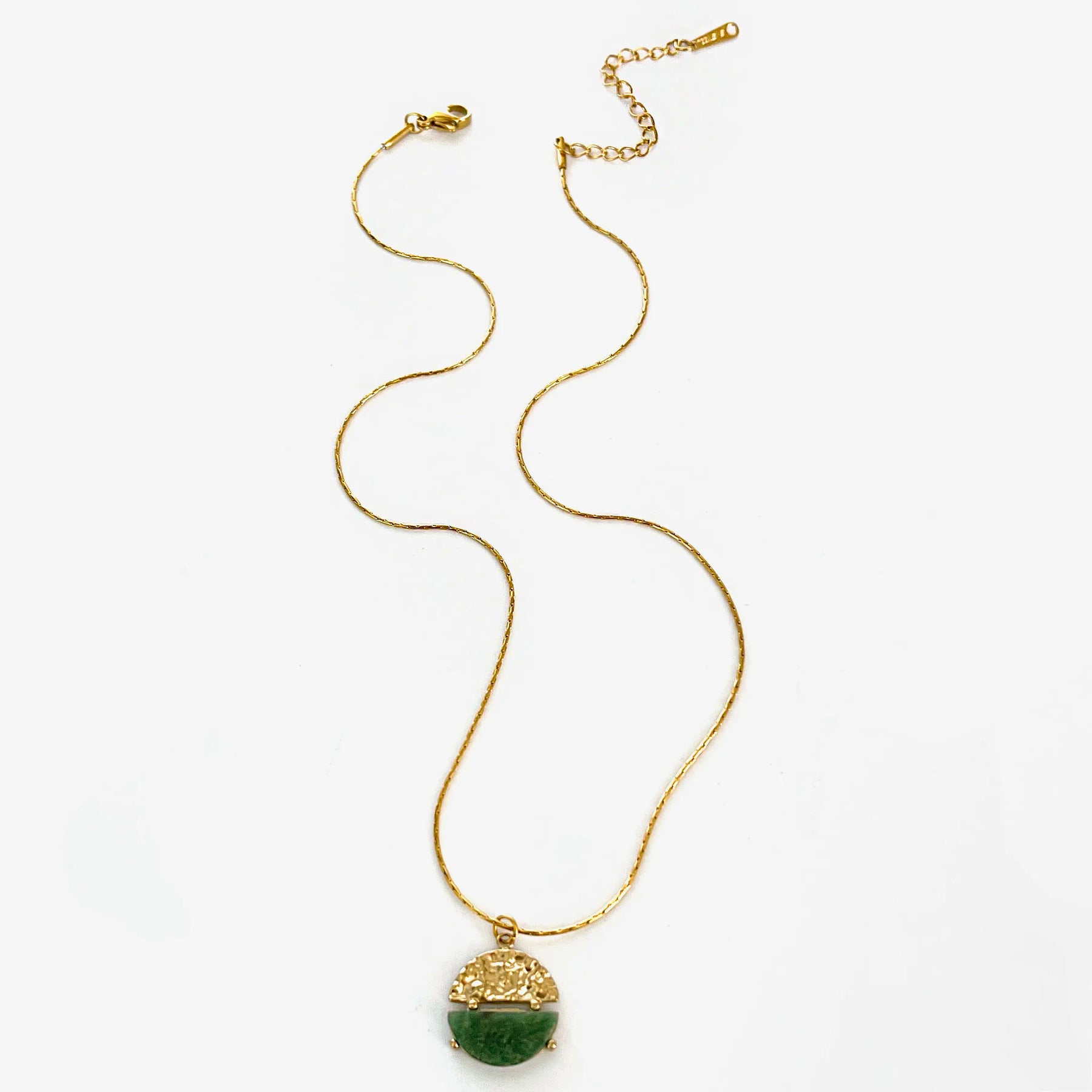 Colar Pingente Circular em Aço Inoxidável Banhado a Ouro 18K