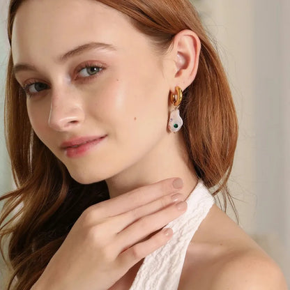 Brincos Elegantes com Pérola e Strass em Aço Inoxidável