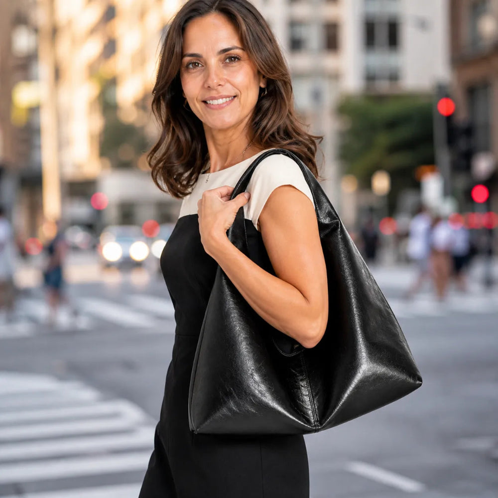 Bolsa Hobo de Couro Plutônio Elegante + Brinde Exclusivo