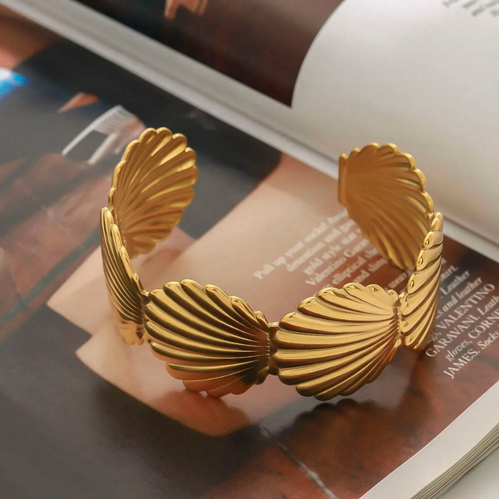 Pulseira Concha Dourada Uworld - Elegância Oceânica