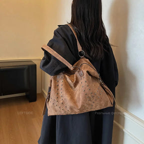 Leftside alta capacidade rebites design couro do plutônio travesseiro sacos para as mulheres 2025 novo estilo punk tendência feminina bolsa de ombro bolsas