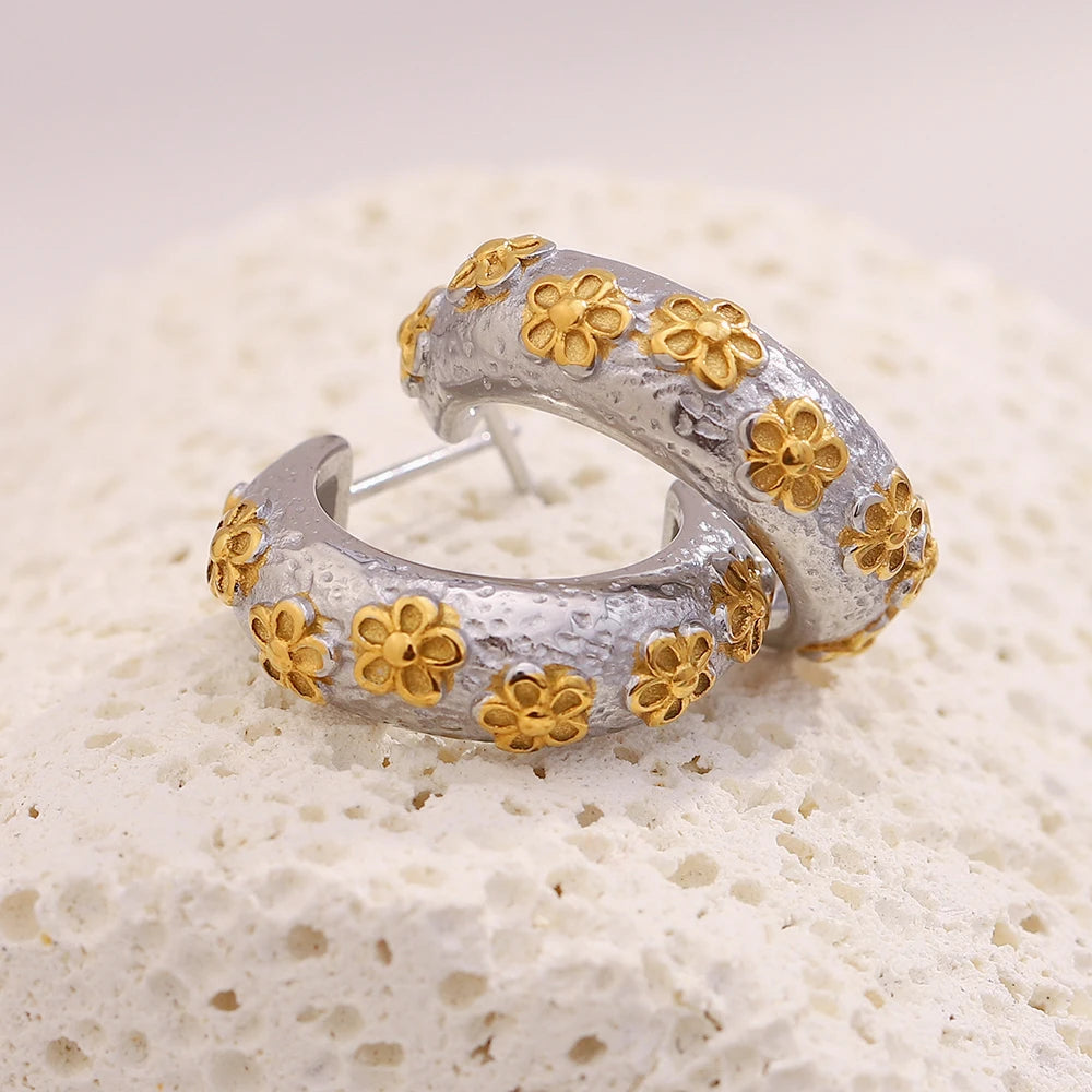 Ebbelle cor misturada em forma de c mini flor brinco 18k banhado a ouro aço inoxidável moda orelha jóias presentes
