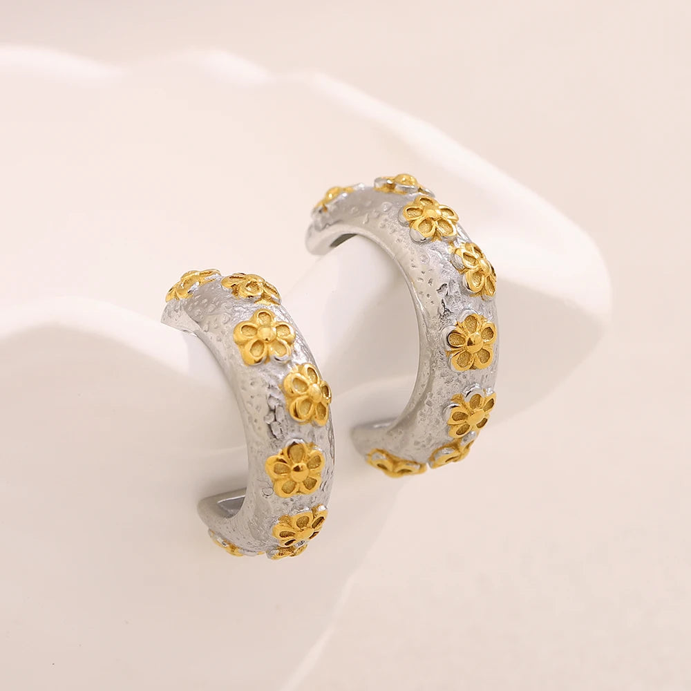 Ebbelle cor misturada em forma de c mini flor brinco 18k banhado a ouro aço inoxidável moda orelha jóias presentes