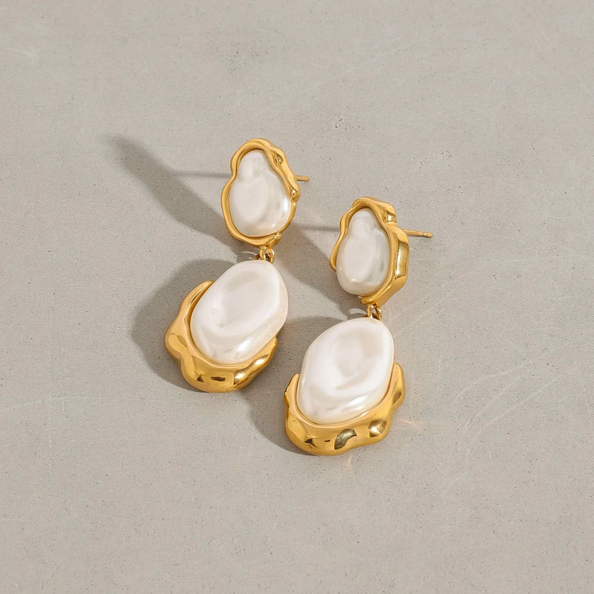 Brincos Geométricos de Pérola em Ouro 18K