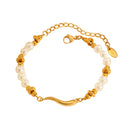Elegante Pulseira de Pérolas com Corrente Banhada a Ouro 18K