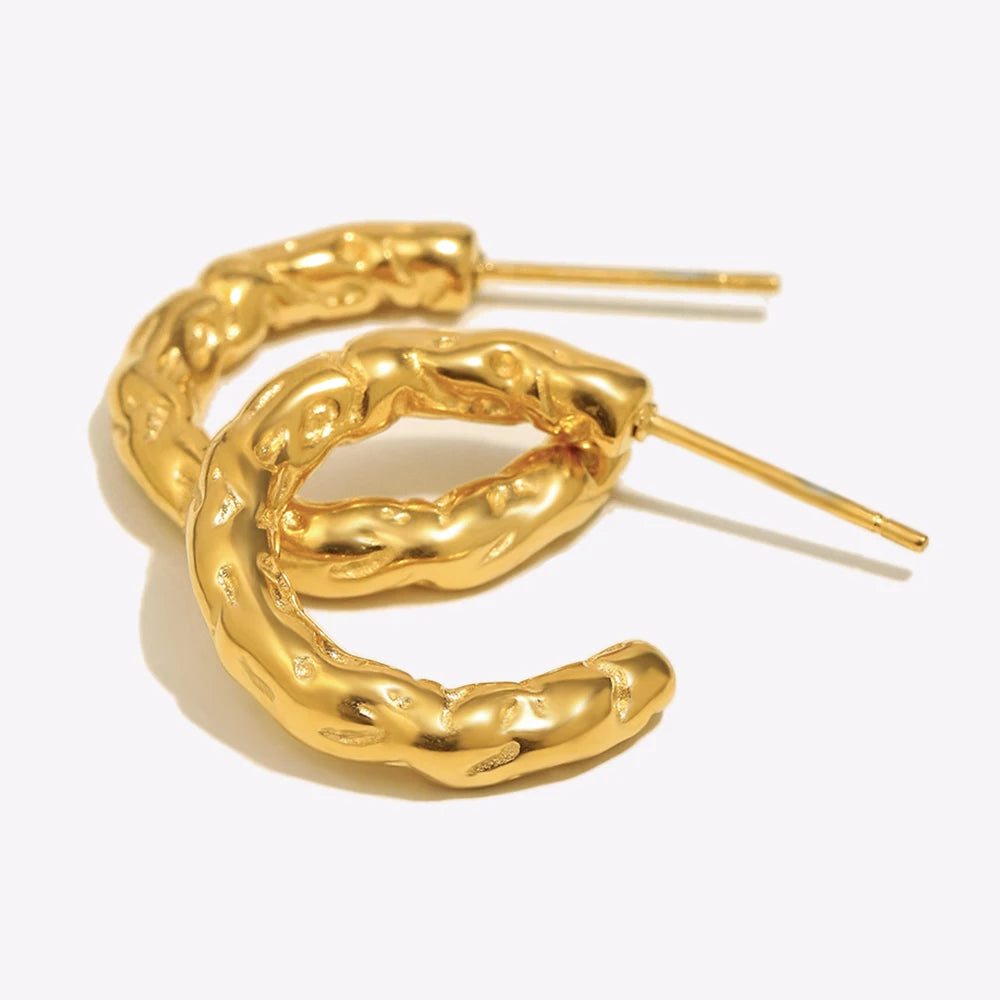 Ebbelle Pequeno C-forma Irregular Martelo Padrão Brinco de Aço Inoxidável 18K Banhado A Ouro Moda Feminina Joias de Festa