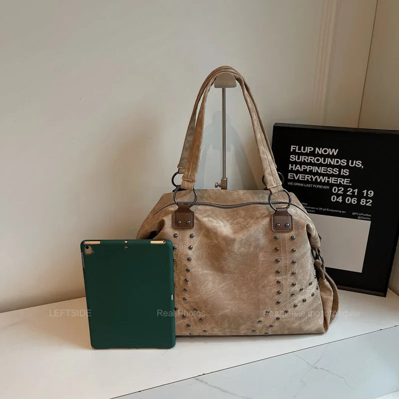Leftside alta capacidade rebites design couro do plutônio travesseiro sacos para as mulheres 2025 novo estilo punk tendência feminina bolsa de ombro bolsas