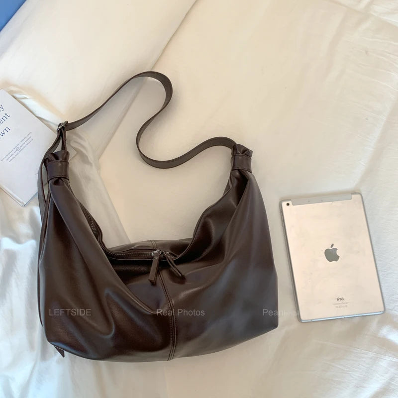 Leftside design de alta capacidade couro do plutônio hobo axilas sacos senhora inverno bolsa ombro para as mulheres 2025 luxo cor sólida bolsas
