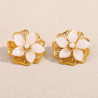 Brinco Flor de Concha Dourada Ebbelle - Luxo Hipoalergênico