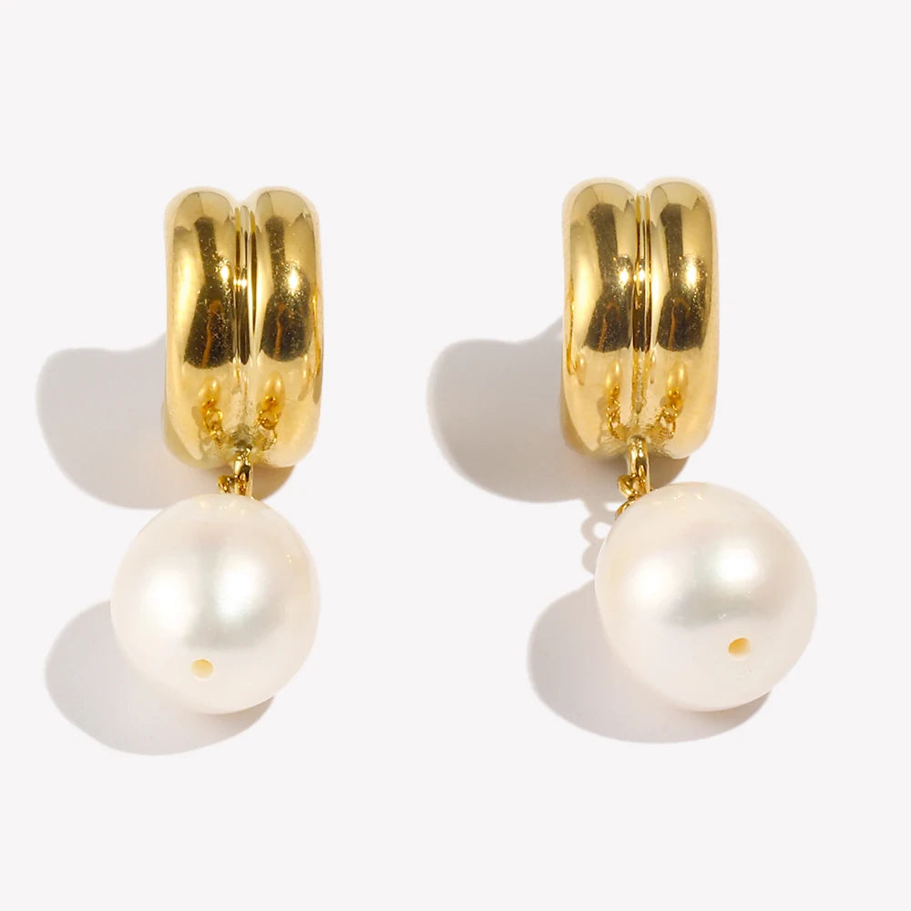 E.B.belle Minailst estilo brilhante em forma de C brincos de pérola banhados a PVD 316L aço inoxidável hipoalergênico festa feminina joias de orelha