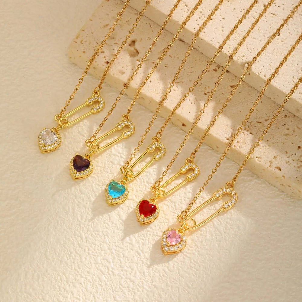 Colar de Pingente Coração Luxuoso com Zircônia e Ouro 18K