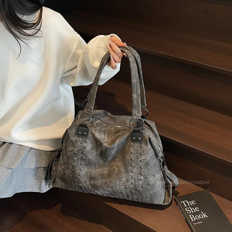 Leftside alta capacidade rebites design couro do plutônio travesseiro sacos para as mulheres 2025 novo estilo punk tendência feminina bolsa de ombro bolsas