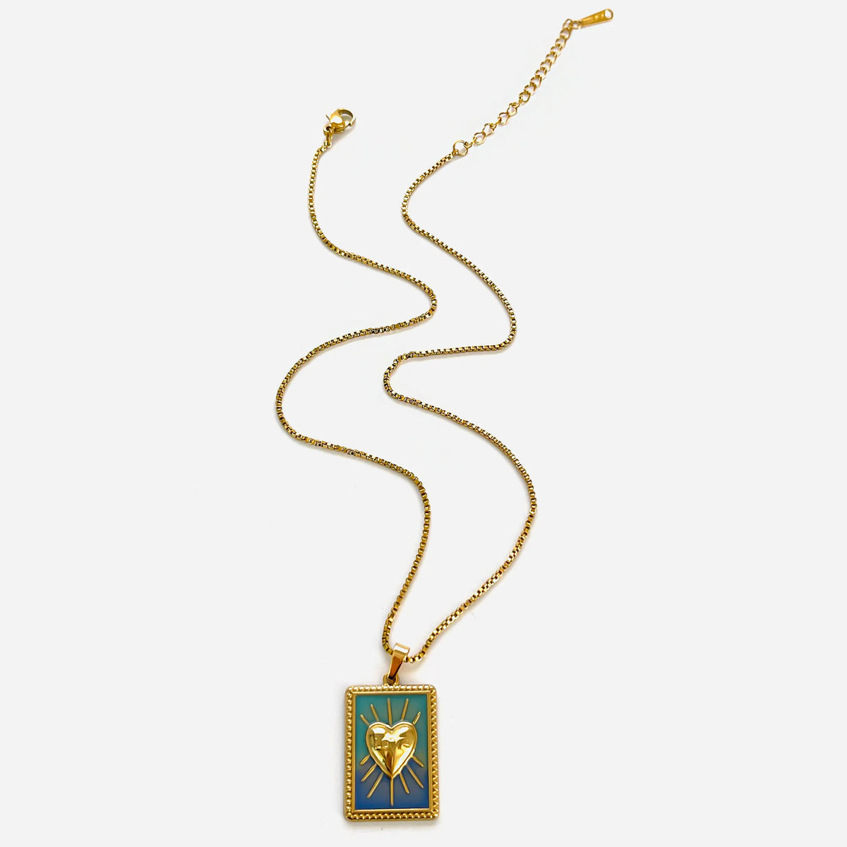 Colar Vintage Coração Esmalte 18k Banhado a Ouro