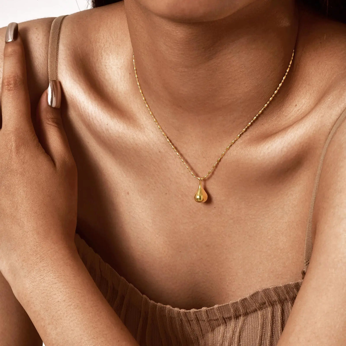 Colar Pingente Gota de Água Banhado a Ouro 18K