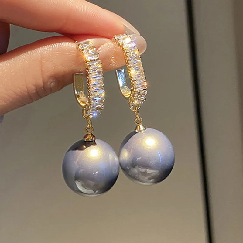 Brincos Elegantes de Pérola Simulada com Cristais