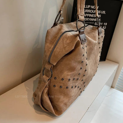 Leftside alta capacidade rebites design couro do plutônio travesseiro sacos para as mulheres 2025 novo estilo punk tendência feminina bolsa de ombro bolsas