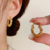 Lats retro luz luxo exagerado torcido metal hoop brincos para mulheres moda high-end nicho design jóias atacado