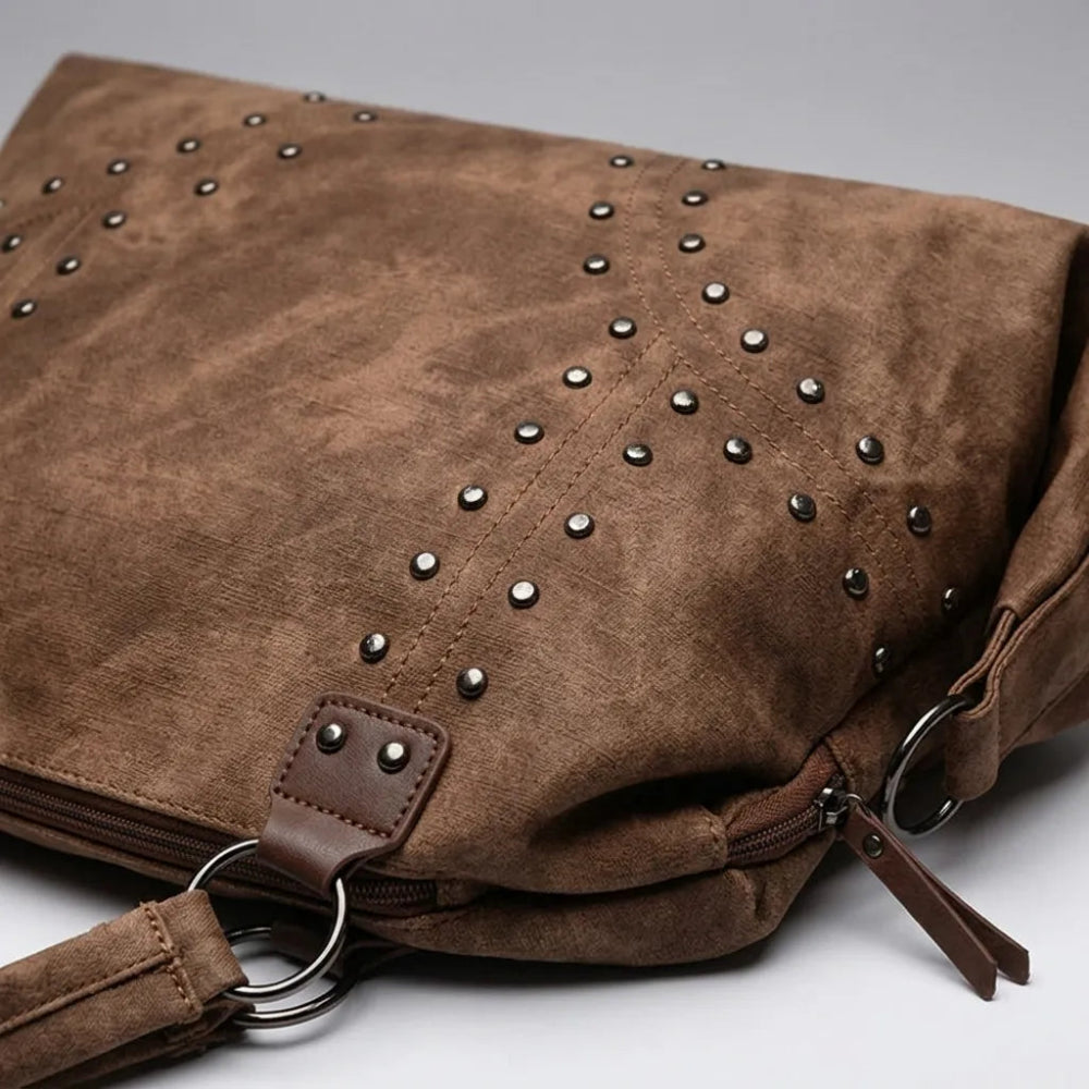 Bolsa de Ombro Punk em Couro Plutônio com Rebites