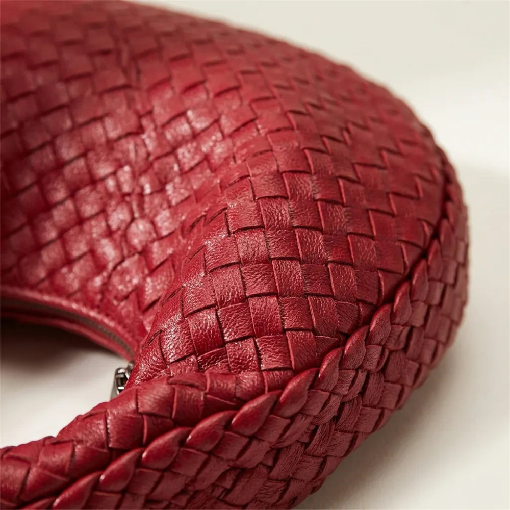 Bolsa Hobo Meia Lua em Couro Vegano Tecido Artesanal