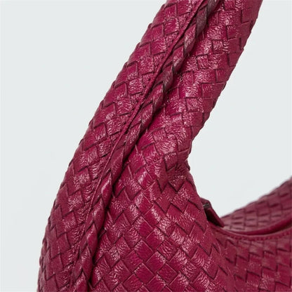 Bolsa Hobo Meia Lua em Couro Vegano Tecido Artesanal