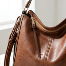 Bolsa Hobo de Couro PU Elegância Atemporal
