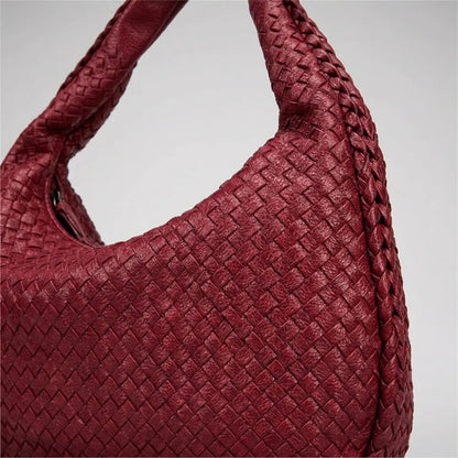 Bolsa Hobo Meia Lua em Couro Vegano Tecido Artesanal