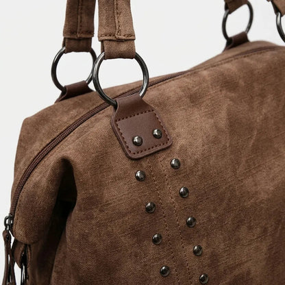 Bolsa de Ombro Punk em Couro Plutônio com Rebites