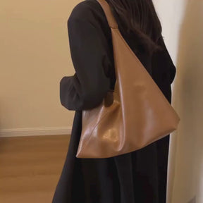 Bolsa Hobo de Couro Feminina Leftside - Elegância Atemporal