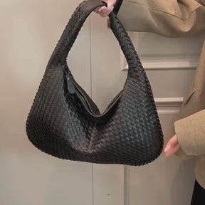 Bolsa Hobo Meia Lua em Couro Vegano Tecido Artesanal