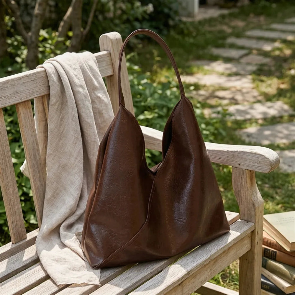 Bolsa Hobo de Couro Feminina Leftside - Elegância Atemporal