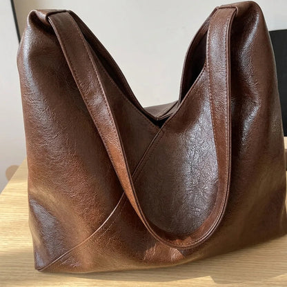 Bolsa Hobo de Couro Feminina Leftside - Elegância Atemporal